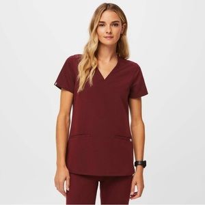 NWT Figs Casma Three Pocket Scrub Top